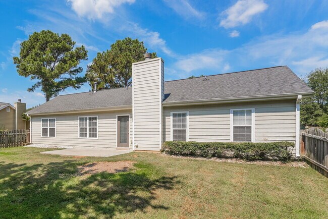 Building Photo - 1530 Range Heights Terrace