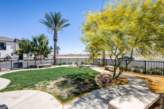 Building Photo - Modern Comfort in Las Vegas: 3-Bedroom Gem with Pool Access