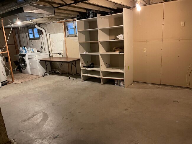 Building Photo - 409 SE 15th Ave