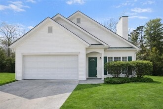 Building Photo - 301 St Charles Ave