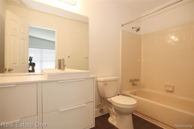 Building Photo - 31119 Country Bluff