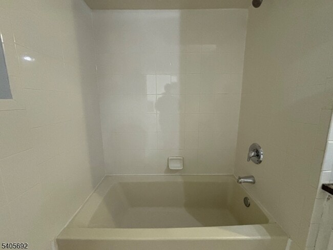 Building Photo - 116 Chariot Ct