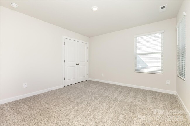Building Photo - 1735 Braemar Vlg Dr