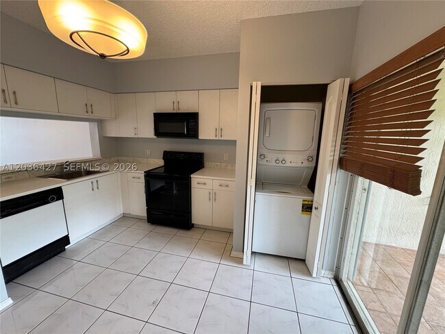 Building Photo - 77 Simonton Cir