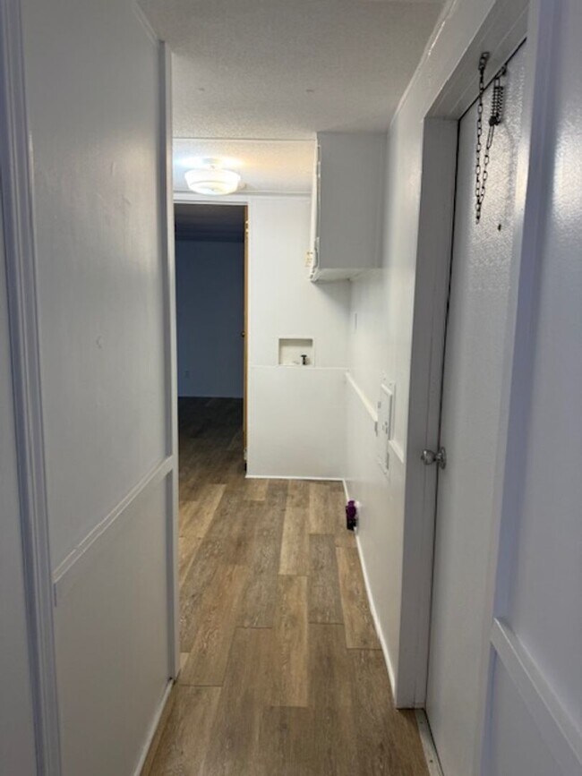 Building Photo - 2 Bedroom 1 Bath Mobile Home