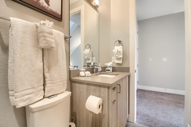 Building Photo - 1323 Elati St