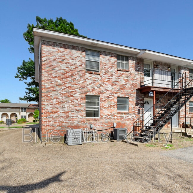 Building Photo - 2725 Patricia Ln