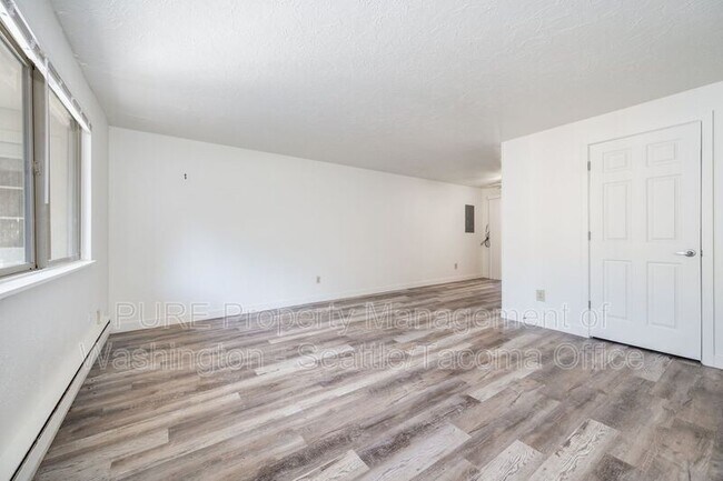 Building Photo - 6417 151st St NW