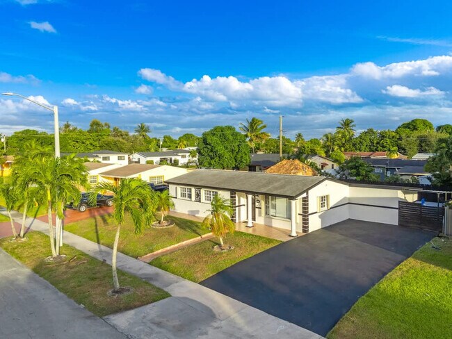 Building Photo - 18715 NW 10th Ct