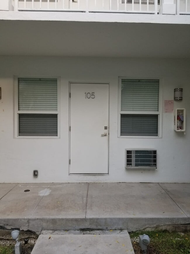 Building Photo - 1419 West Ave