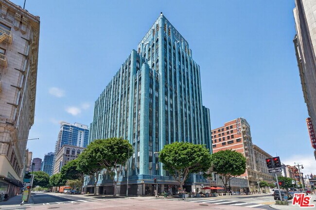 Building Photo - 849 S Broadway