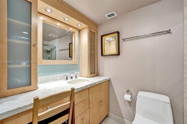 Building Photo - 209 N Fort Lauderdale Beach Blvd