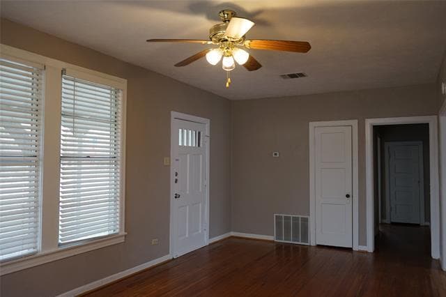 Building Photo - 1325 Barnes Dr