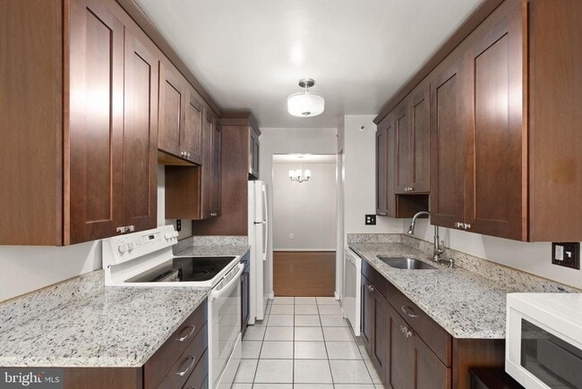 Building Photo - 203 Star Pointe Ct
