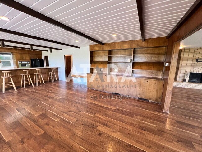 Building Photo - 270 2020 N