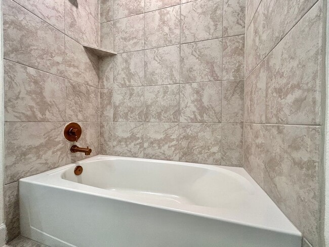 Building Photo - Spacious & Beautiful 3/BR 2/BA Two-Level Home with Garage & Fenced Yard