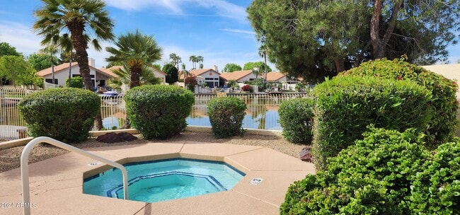 Building Photo - 10945 W Poinsettia Dr