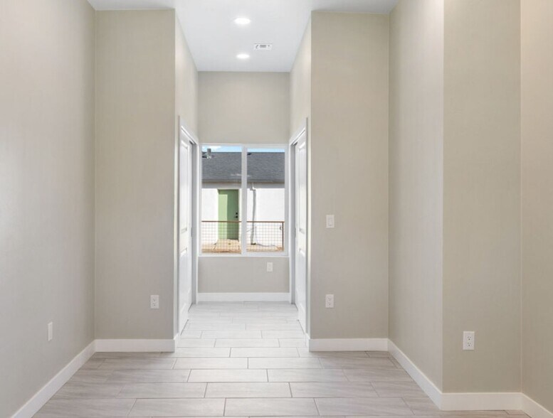 Building Photo - 1329 W Speedway Blvd