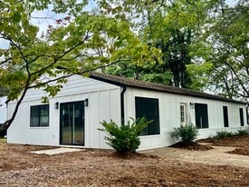 Building Photo - 217 Oak St