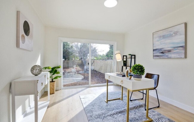 Building Photo - 1148 Camellia Dr