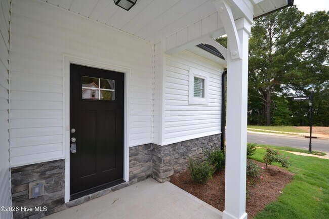 Building Photo - 388 Atwood Dr