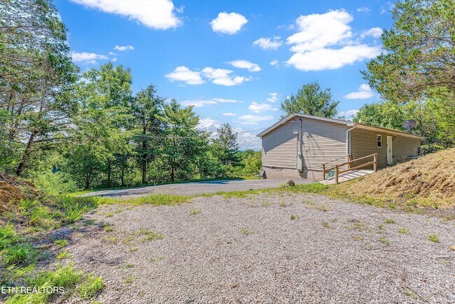 Building Photo - 1720 Moon Ct