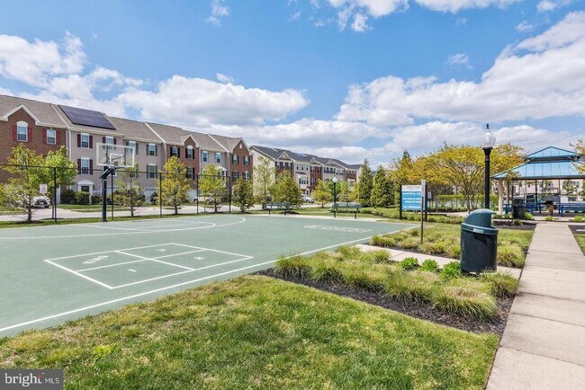 Building Photo - 7568 Stonehouse Dr