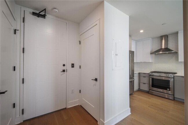 Building Photo - 788 West Marietta St NW