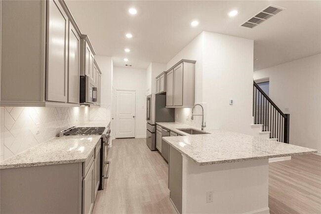 Building Photo - 4042 Champlain Wy