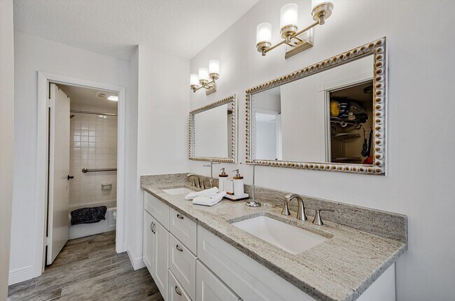 Building Photo - 225 S Beach Rd