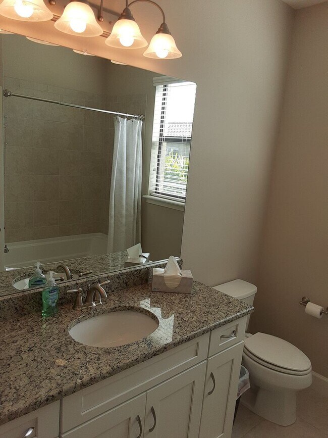 Building Photo - Annual/Seasonal/short term turnkey furnish...