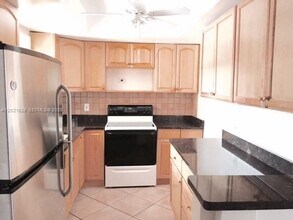 Building Photo - 236 Castlewood Dr