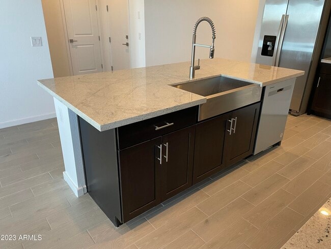 Building Photo - 17401 W Red Fox Rd