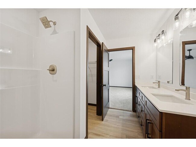 Building Photo - 18061 Walnut Circle