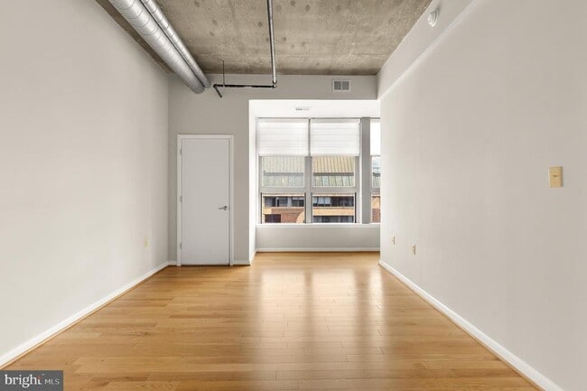 Building Photo - 1300 N St NW