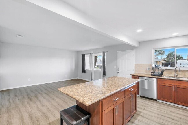 Building Photo - 16012 Julie Ln