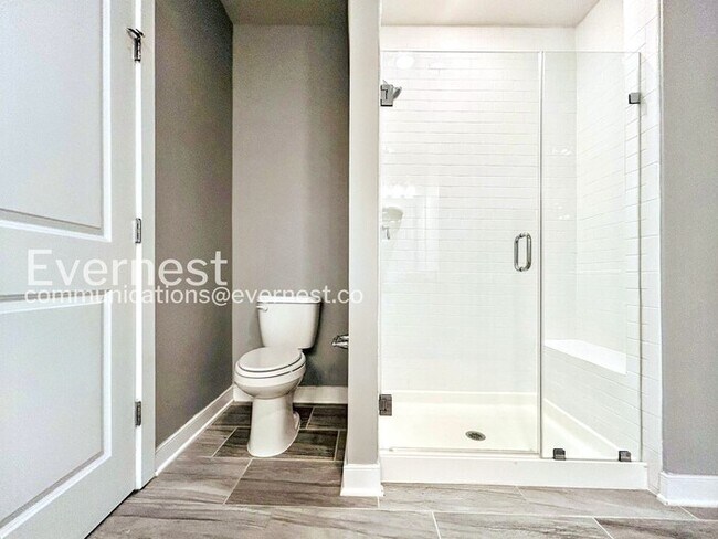 Building Photo - Spacious 3 Bed, 2.5 Bath Town Home with Attached Garage | Pet Friendly