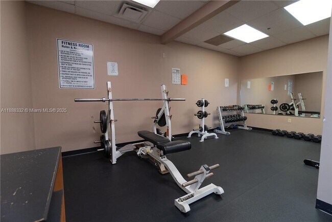 Building Photo - 8980 S Hollybrook Blvd