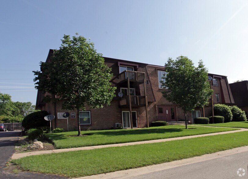 Building Photo - Pheasant Run Apartments