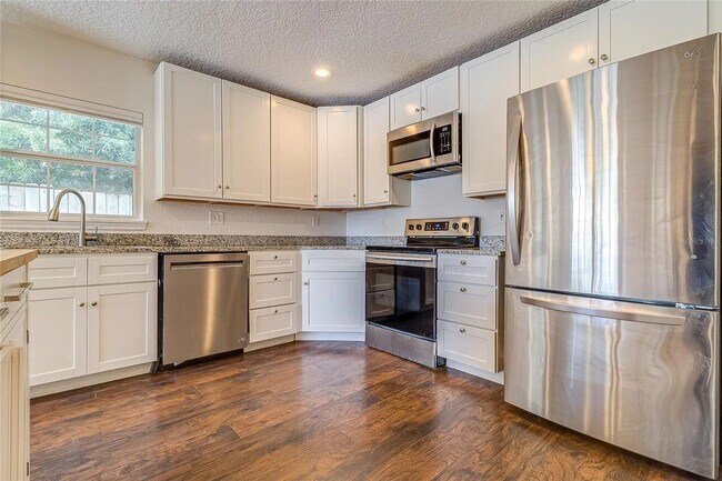 Building Photo - Charming 4BR House in Altamonte Springs