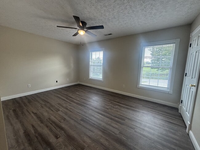 Building Photo - 660 Patterson Branch Rd