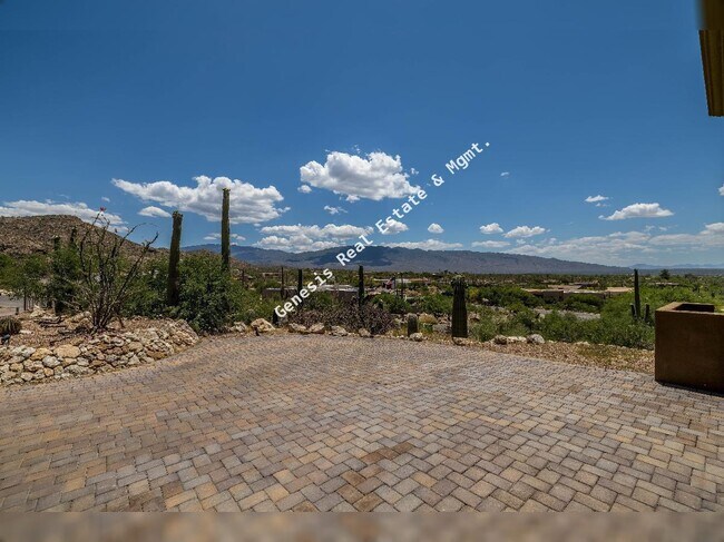 Building Photo - "Spacious Tucson Retreat with Granite Eleg...