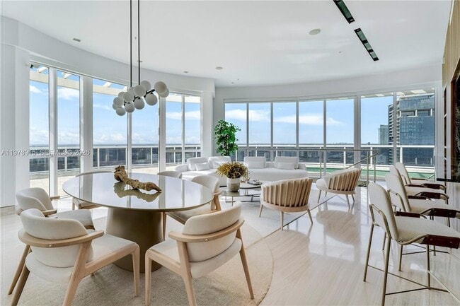 Building Photo - 18201 Collins Ave