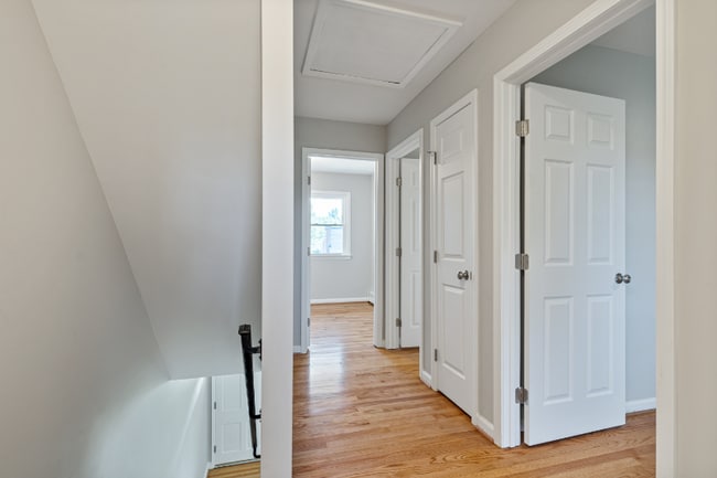 Building Photo - 707 Fairview Ave