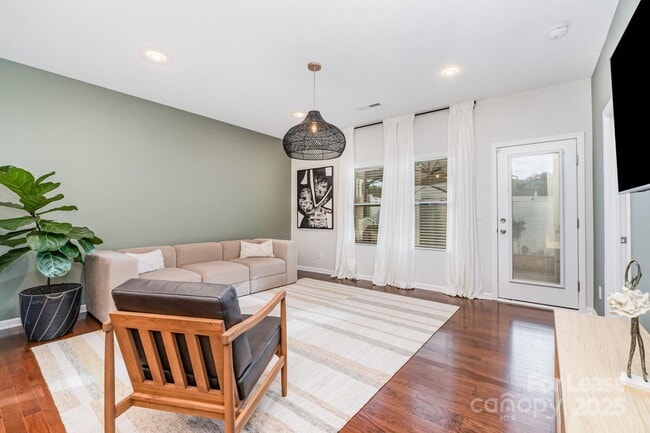 Building Photo - 3917 Bighorn Wy