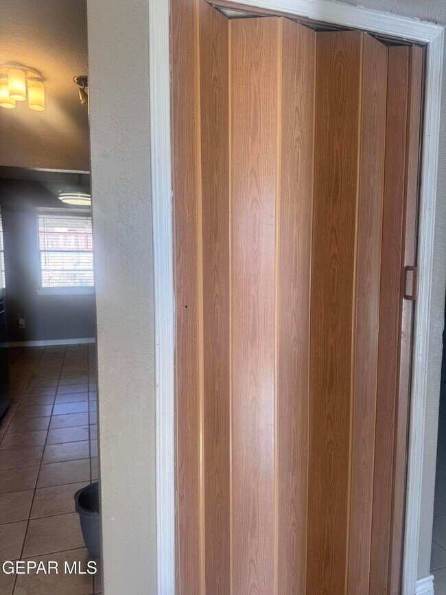 Building Photo - 701 Porras Dr