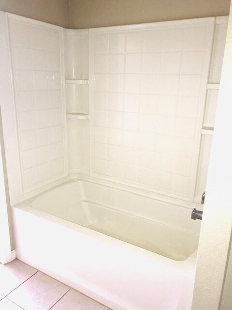 Building Photo - **  MAINTENANCE FREE TOWNHOME **2 BD 2.5 BATH