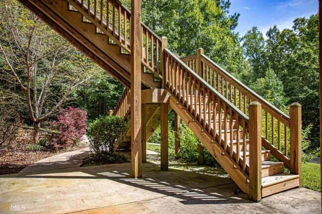 Building Photo - 168 Hamlin Rd