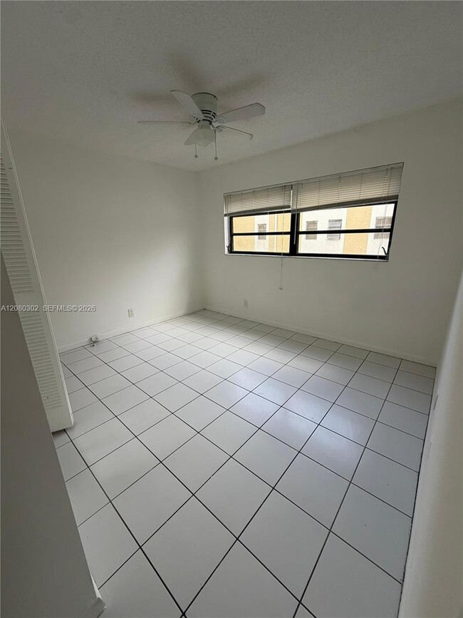 Building Photo - 2079 Coral Ridge Dr