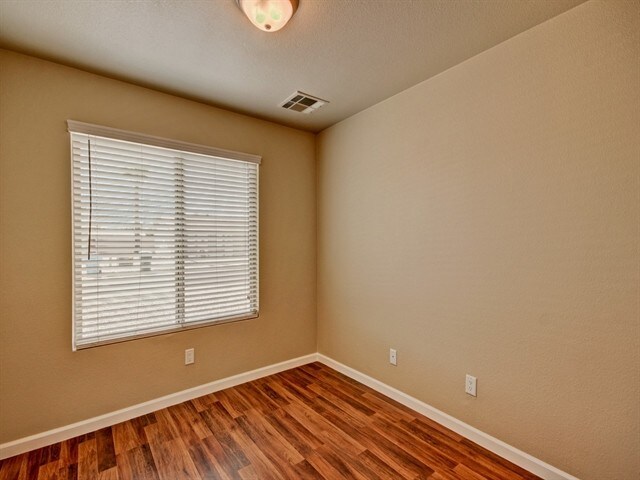 Building Photo - 10930 W Montecito Ave